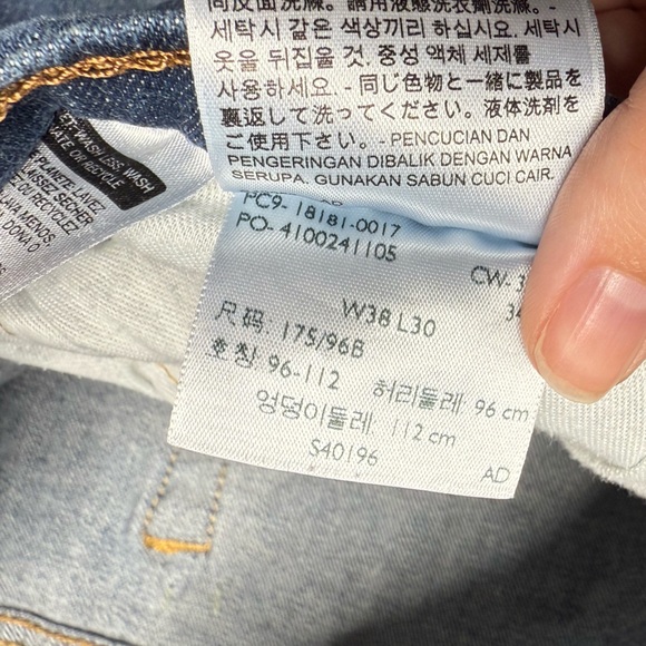 Levi’s 541 Distressed Straight Leg Men’s Jeans - Picture 3 of 5